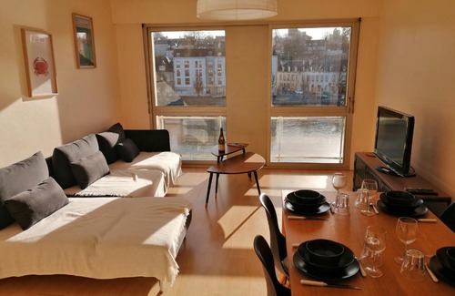 Chateaulin Apartment | Pet-Friendly Appartement T3 with River Views - Guest Rated 10/10