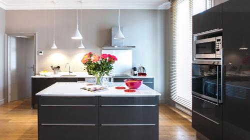 Bordeaux City Centre Bed & Breakfast | Inviting Appartement T4: Family-Friendly with Kitchen Access