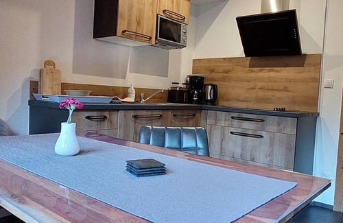 Zaunhof Apartment | Top-Rated Apartment Talblick with Kitchen - Haus Alpengruß