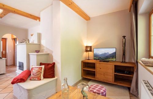 Kirchberg in Tirol Apartment | Inviting Appartement Teresa I: Pet-Friendly with Pool Access