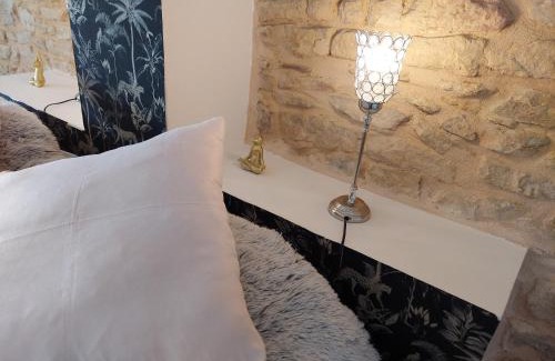 Theize House | Book Your Stay at Appartement Theizé - Family-Friendly Retreat