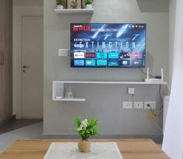 Bou Mhel el-Bassatine Apartment | Inviting Coquette Appartement: Guest Rated 9/10, Family Friendly