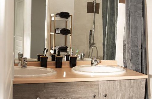 Toulouse North Apartment | Discover Toulouse: Poolside Apartment with Private Parking