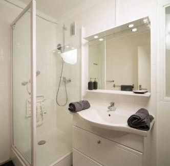 Larose Apartment | Pet-Friendly 2-Bedroom Apartment with Parking and Balcony