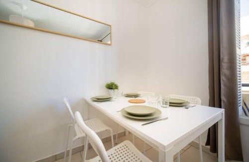 Saint-Charles Apartment | Cozy St Charles Apartment with Balcony for 4 Guests