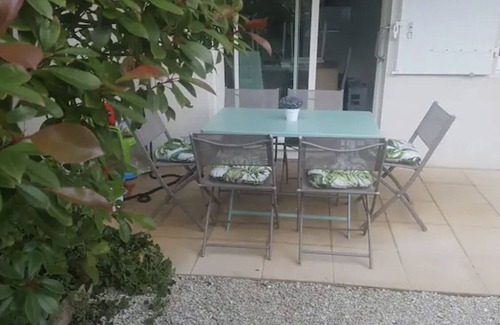 Pontaillac Apartment | Comfortable Apartment with Garden: Perfect for Families