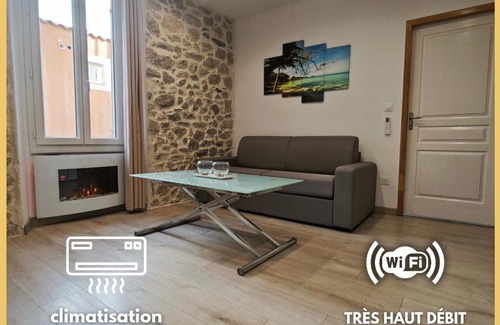 Aubagne Apartment | Comfortable Apartment Steps from Downtown - Rated 9.2/10