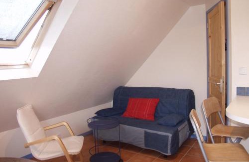 Le Palais Apartment | Cozy Appartement Le Palais for Two - Family-Friendly Stay