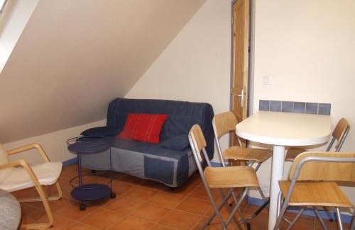 Le Palais Apartment | Cozy Appartement Le Palais for Two - Family-Friendly Stay