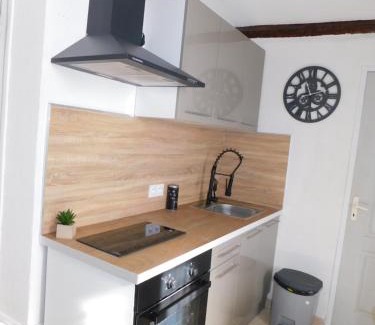Lamalou-les-Bains Apartment | Conveniently Located Apartment Near Thermal Center