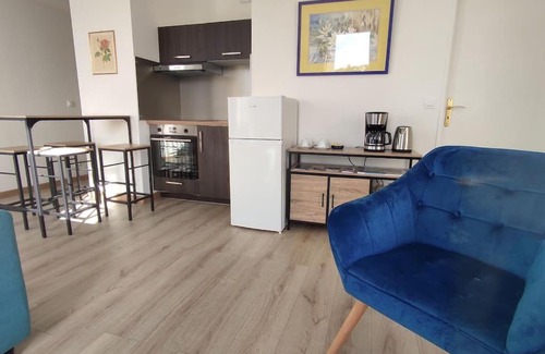 Rochefort-en-Terre Apartment | Bright Apartment with Scenic Views and Family-Friendly Amenities