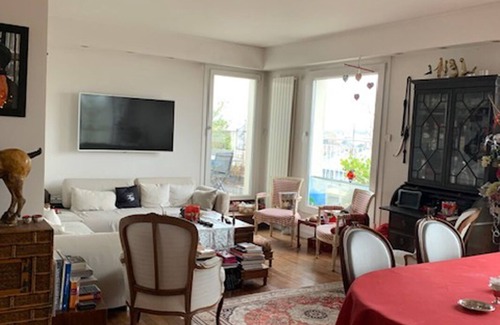 Clagny Glatigny Apartment | Bright Top-Floor Apartment with Versailles View & Kitchen
