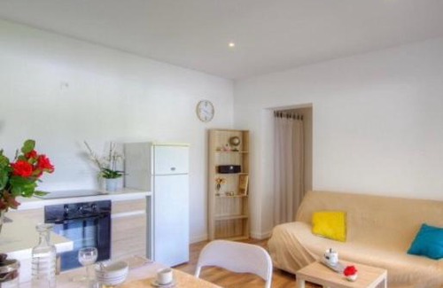 Afa Apartment | Tranquil Apartment in Villa – Guest Rated 9/10, Family Friendly