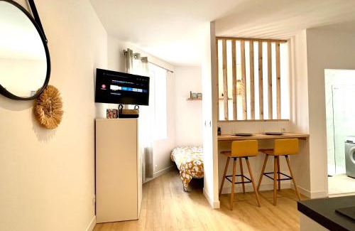 Miribel Apartment | Cozy Apartment ~ Un Lundi au Soleil ~ Near Lyon