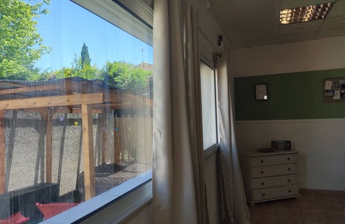 Velleron Apartment | Inviting Appartement Velleron with Relaxing Jacuzzi