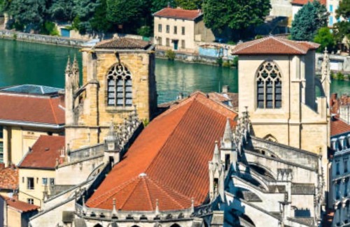Vienne Apartment | Cozy Appartement Vignes: Pet-Friendly Getaway for Two