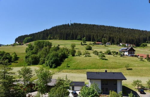 Tonbach Apartment | Pet-Friendly Appartement Vogelkoje Nummer 35 with Pool