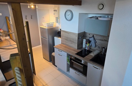 Kerfany-les-Pins Apartment | Seaside Duplex Apartment with Family and Pet Amenities