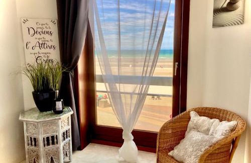 Bray-Dunes Apartment | Cozy Oceanfront Apartment with Breathtaking Sea Views