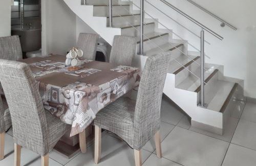 Trois Mares Apartment | Seaside 2-Bedroom Apartment with Wifi & Child-Friendly Garden