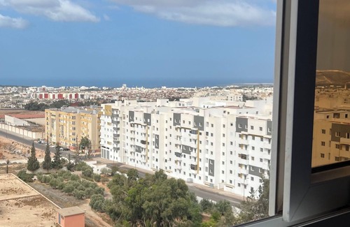 Cite Al Mohammadi Apartment | Sunny Ocean View Apartment with Pool - Family & Pet Friendly