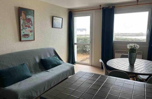 Trevignon Apartment | Sea View Apartment with Port Access and Family-Friendly Amenities