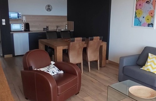 Kerherou Apartment | Seaside Apartment with Panoramic Views and Family Amenities