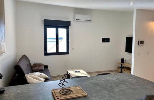 Bouzigues Apartment | Pet-Friendly Apartment with Lagoon Views and Great Amenities