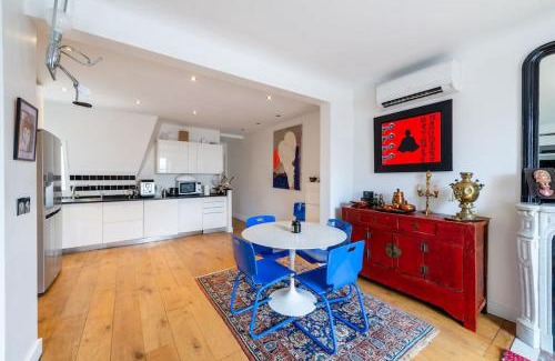 Chaillot Apartment | Elegant Apartment with Eiffel Tower Views & Family Friendly