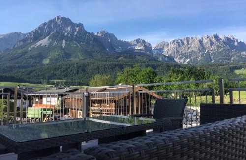 Ellmau Apartment | Deluxe Appartement Wilder Kaiser with Hot Tub & Breakfast