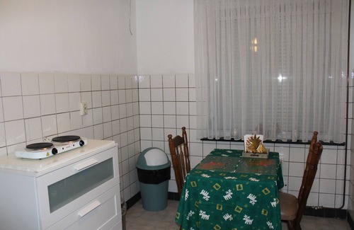 Municipality of Nederweert House | Peaceful Appartement Winnerstraat with Kitchen Amenities