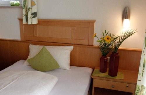 Safferstetten Apartment | Relaxing Apartment with Balcony Surrounded by Nature