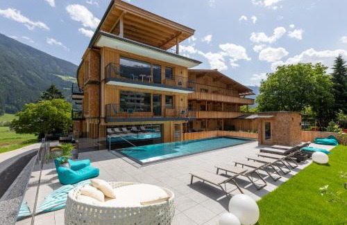 Ried im Zillertal Apartment | Elegant Appartement Zillertal Klee with Pool & Ocean View