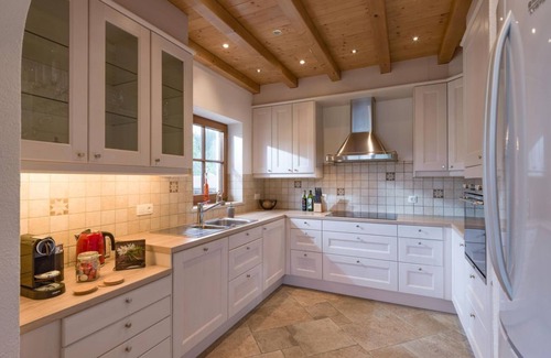 Ellmau Apartment | Family-Friendly Appartement Zirbe with Spa & 10/10 Rating