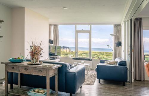 De Koog Apartment | Oceanfront Family Retreat at Appartementencomplex Juliana 114