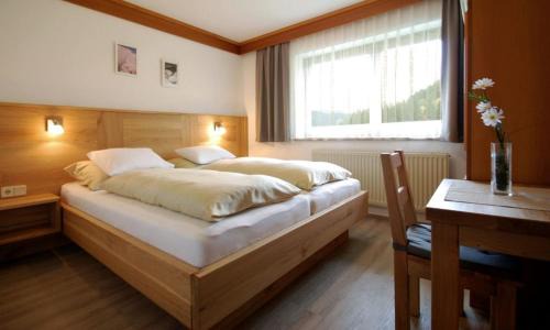 Hinterglemm Apartment | Cozy Appartementhaus Daniel with Hot Tub & Fireplace