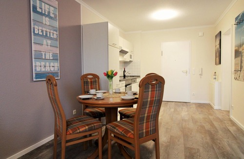 Kuehlungsborn Apartment | Appartementhaus Eichsfeldia apartment 7: modern 1-room apartment close to the beach (2 min.)
