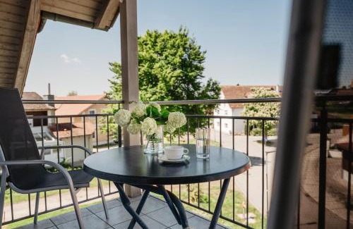 Wurding Apartment | Cozy Appartementhaus am Brückerl with Oceanfront Views