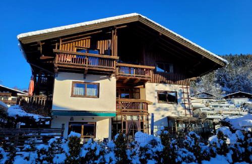 Thumersbach Apartment | Oceanfront Retreat: Appartementhaus Hollaus with Top Amenities