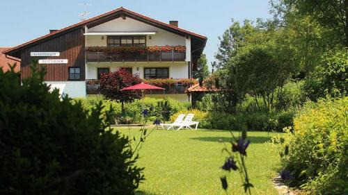 Bad Fuessing Apartment | Family-Friendly Appartementhaus Reiterhof with High Ratings