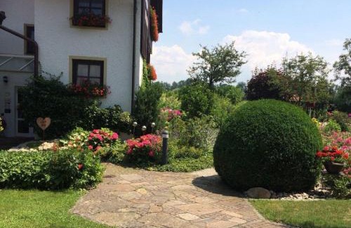 Bad Fuessing Apartment | Family-Friendly Appartementhaus Reiterhof with High Ratings