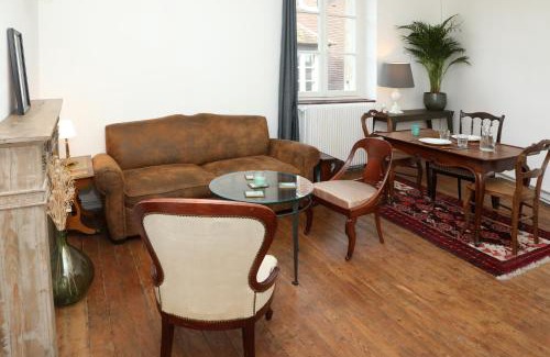 Senlis Apartment | Family-Friendly Retreat: Appartements 4 vents by La Boîte En Plus