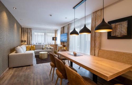 Mayrhofen Apartment | Exceptional Appartements ALMA with Hot Tub & Breakfast