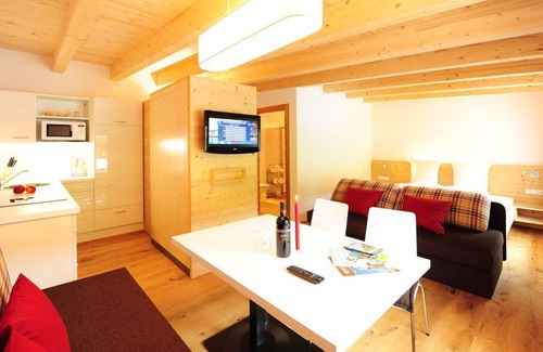 Jerzens Apartment | Family-Friendly Appartements Alpelux - Bergblick Comfort
