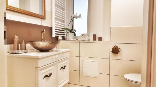 Eisenach Apartment | Highly Rated Appartement am Bachhaus with Family-Friendly Dining