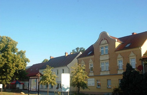 Freienhufen Apartment | Cozy Appartements am Dorfkrug with Breakfast & Kitchen