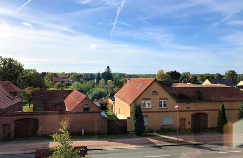 Freienhufen Apartment | Cozy Appartements am Dorfkrug with Breakfast & Kitchen