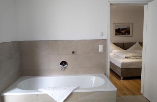 Medraz Apartment | Elegant Appartements am Kirchplatz - Rated 9.2/10!