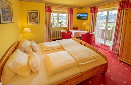 Sankt Johann in Tirol Apartment | Exclusive Appartements Kaiserblick with Oceanfront Views