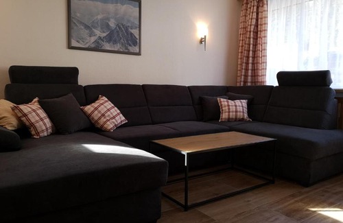 Kirchdorf in Tirol Apartment | Top-Rated Appartements Binderhof: Pet-Friendly & Breakfast Included
